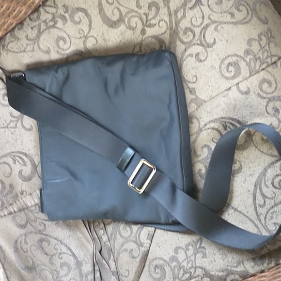 Michael Kors Beautiful Crossbody Messenger Bag - Picture 2 of 10